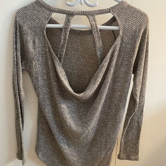 Open back long sleeve shirt - Picture 1 of 2